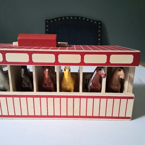 Melissa & Doug Take Along Show Horse Stable Play Set - 3744 Toy horse Figurines - Picture 12 of 16